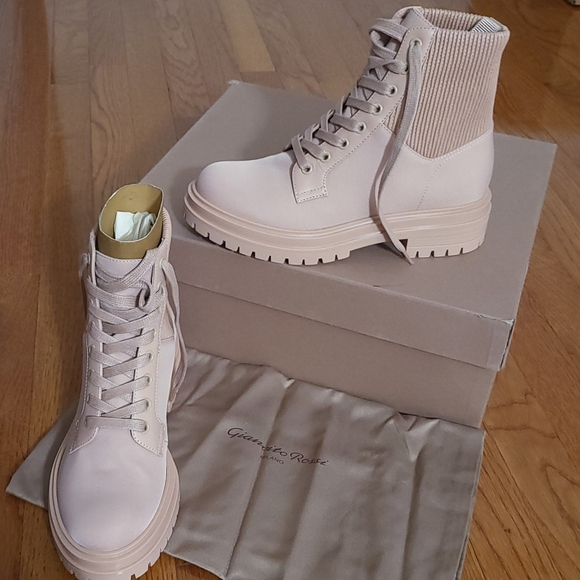 Gianvito Rossi Cream Lace-Up Boots with Rugged Sole - Picture 4 of 13